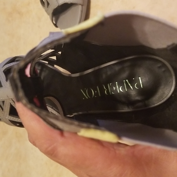 Size 7 heels grey and neon yellow - Picture 6 of 6